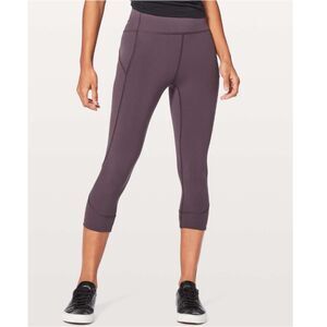 Lululemon Women's LW6AHJSZ Size 6 Purple In Movement Crop *Everlux 19" Leggings